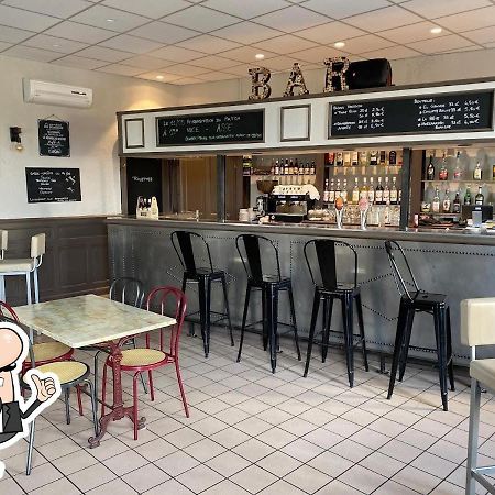 Aparthotel La Cigogne à Panissieres Extérieur photo