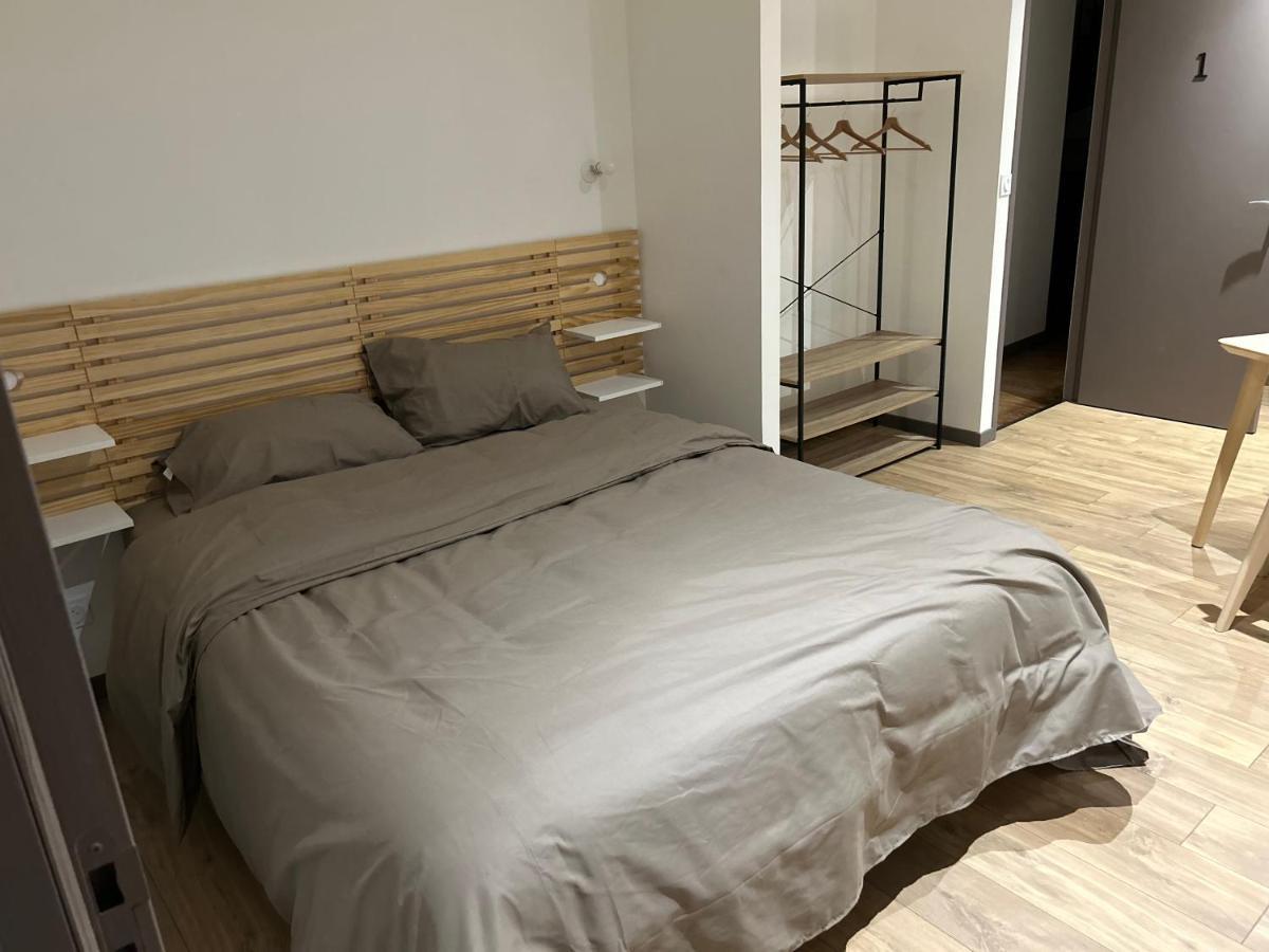 Aparthotel La Cigogne à Panissieres Extérieur photo
